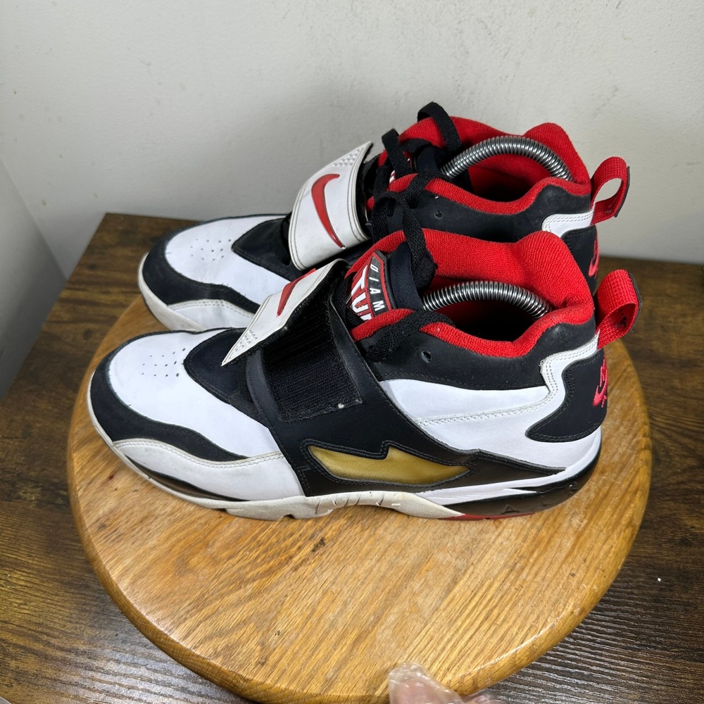Nike Air Diamond Turf Mens Shoes Black White Red Gold Sz 10 309434-105 - Picture 6 of 8